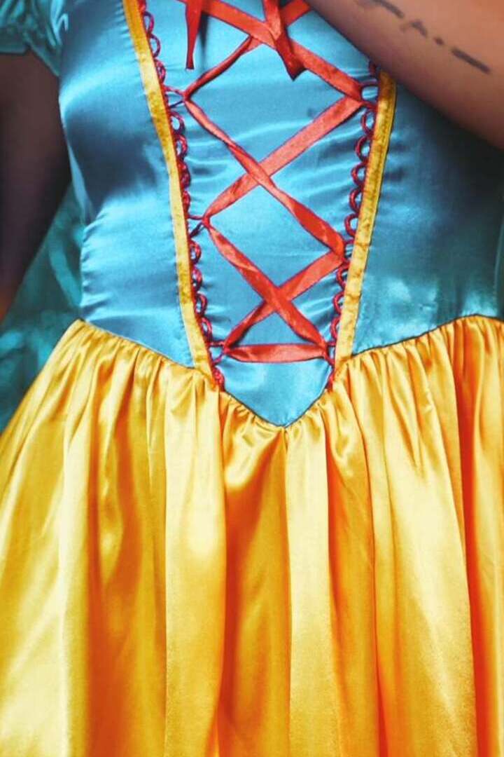 Leg Avenue Classic Snow White Costume in Yellow 5
