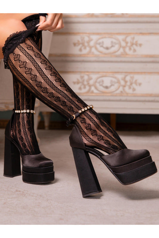 Leg Avenue Sweetheart Ruffle Cuff Knee High Socks in One Size 